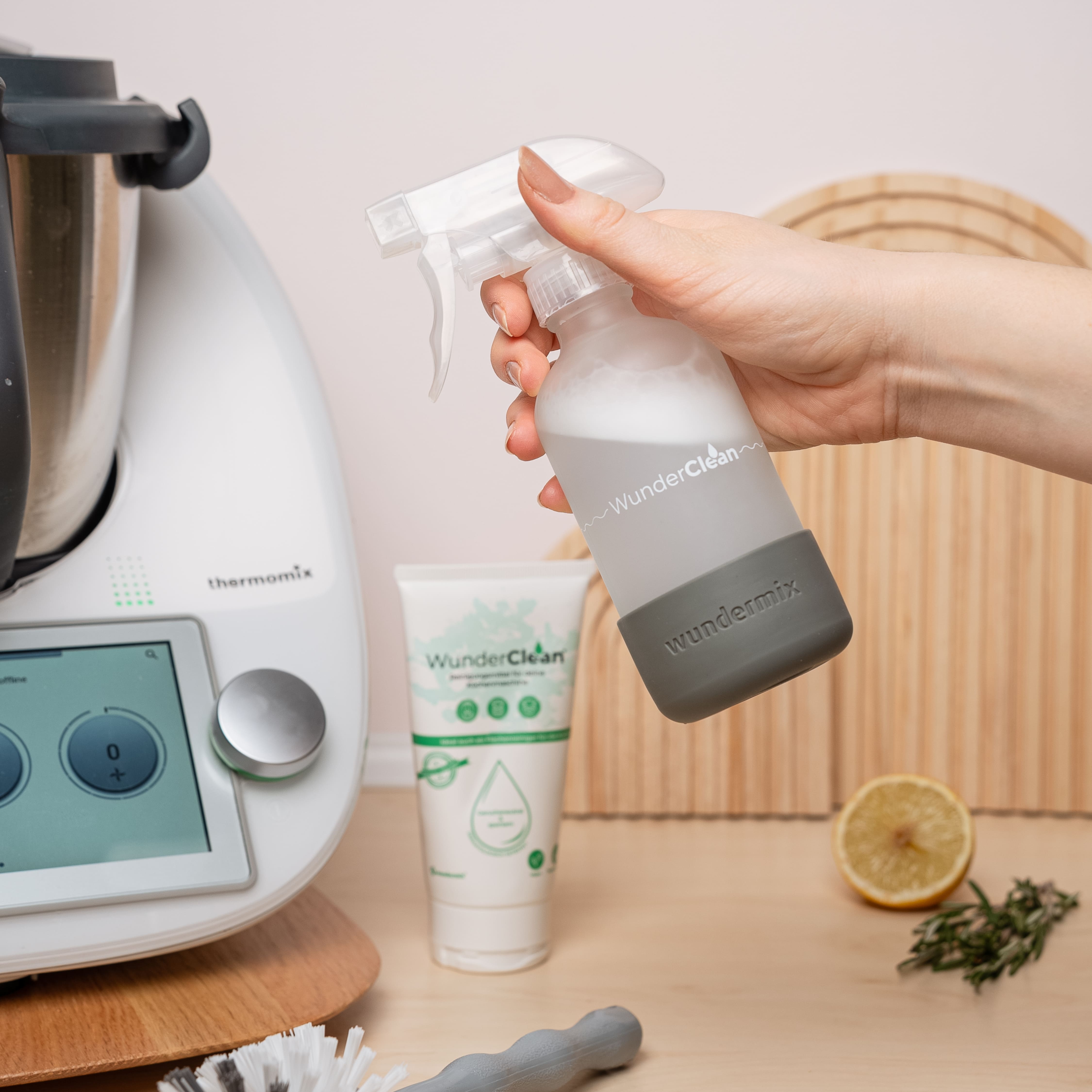 WunderClean Sprühflasche | 240 ml Glasflasche mit Silikon-Bruchschutz für WunderClean Reiniger